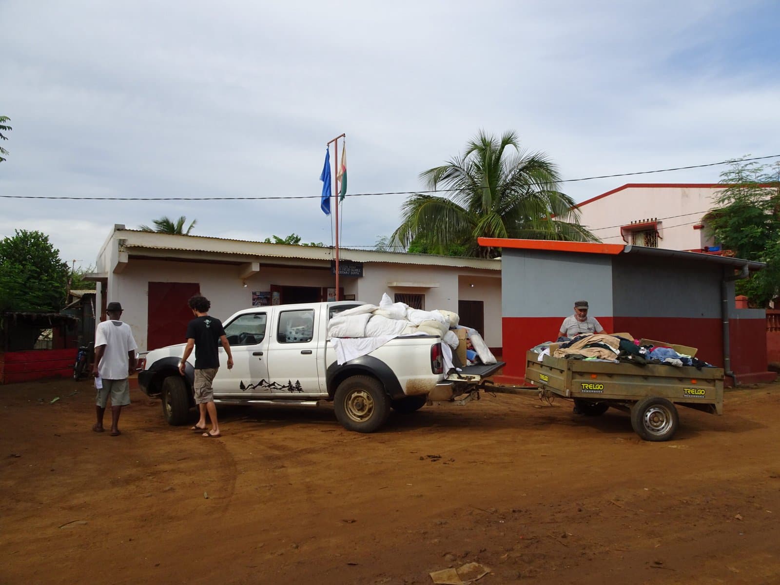 Collecte de vêtements et de matériel redistribués à Madagascar